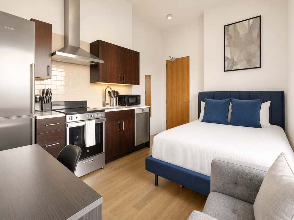 Roami at Studio 135 - Modern Studio | 2 units