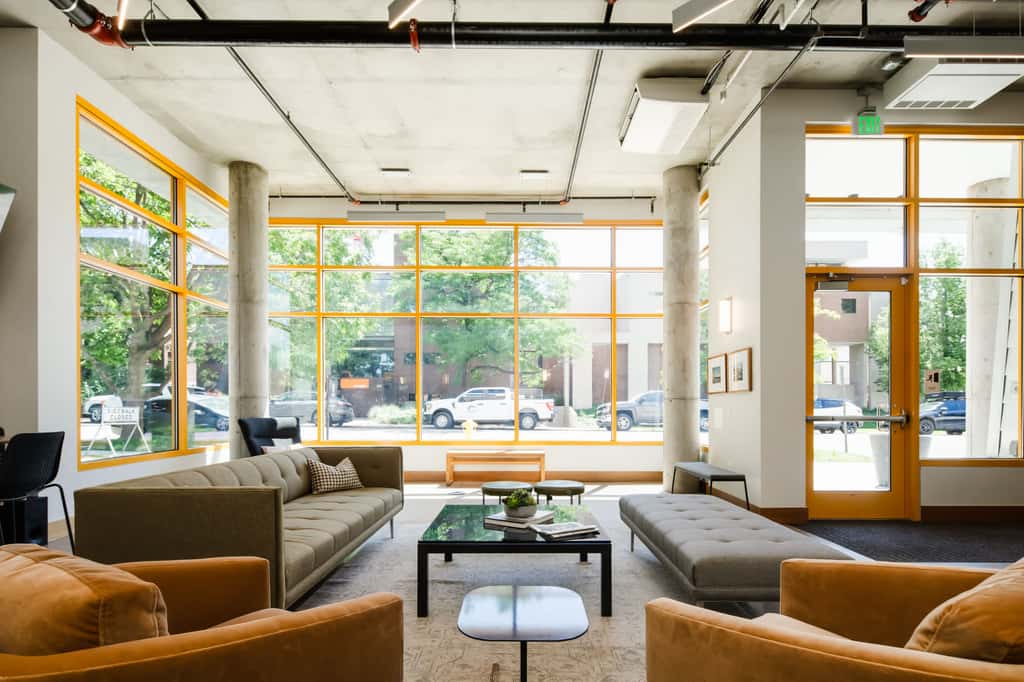 Roami at Studio 135 - Bright and Spacious 2BR