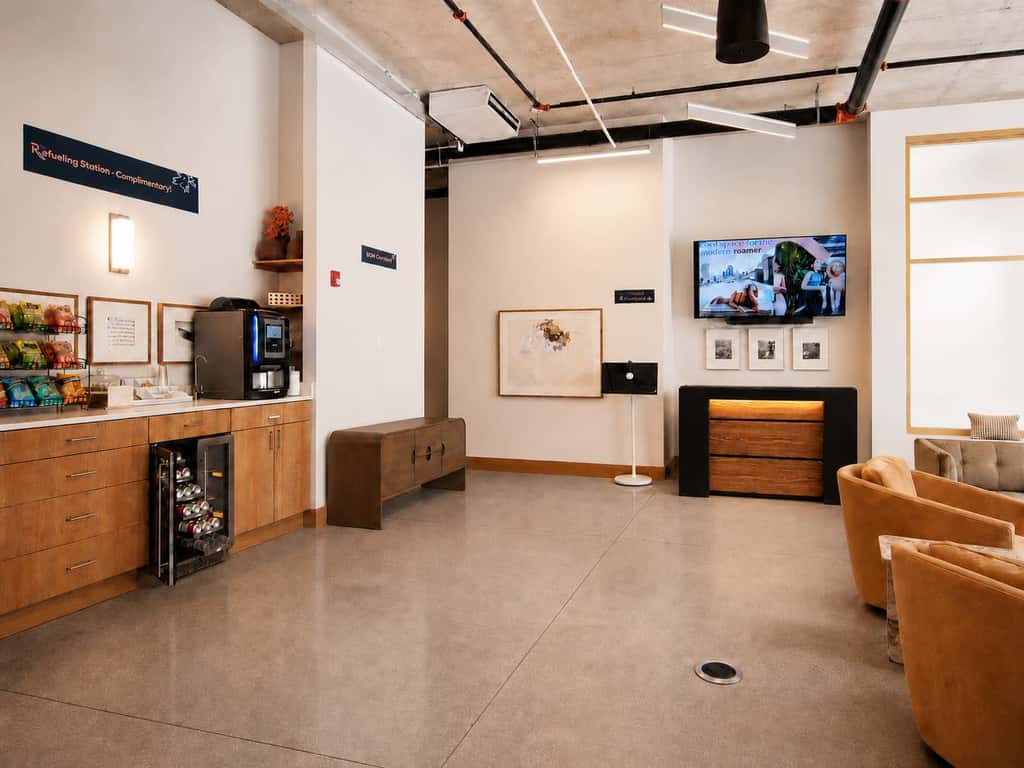 Roami at Studio 135 - Bright and Spacious 2BR