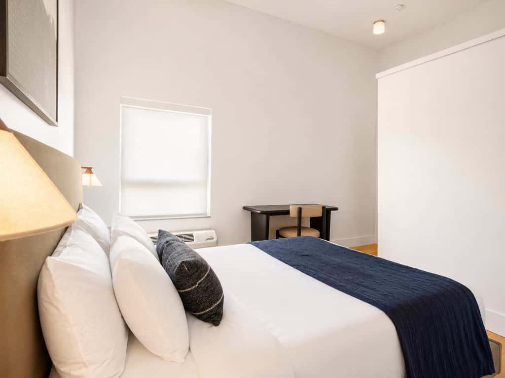 Roami at Studio 135 - Bright and Spacious 2BR