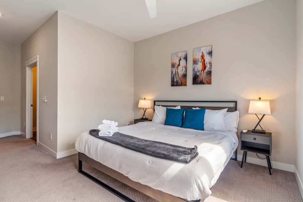CozySuites - Penrose on Mass w/ pool & parking #3