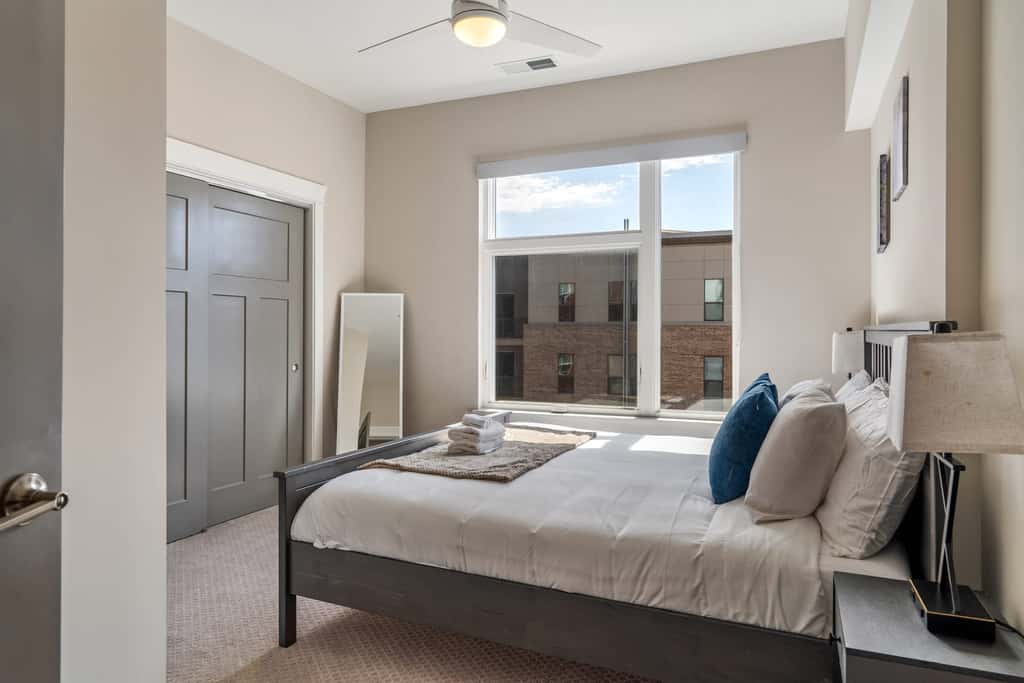 CozySuites - Penrose on Mass w/ pool & parking #3