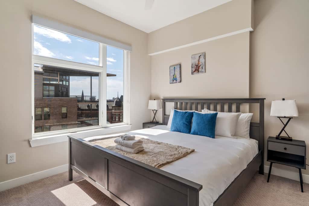 CozySuites - Penrose on Mass w/ pool & parking #3
