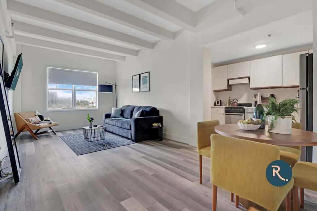 Roami at The Alamac Pool Near the Beach 1BR