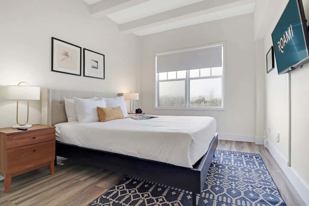 Roami at The Alamac Pool Near the Beach 1BR