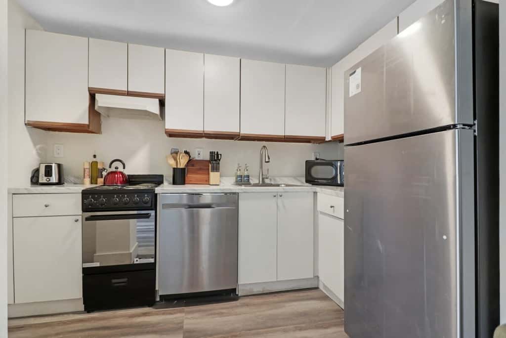 Roami at The Alamac Pool Near the Beach 1BR