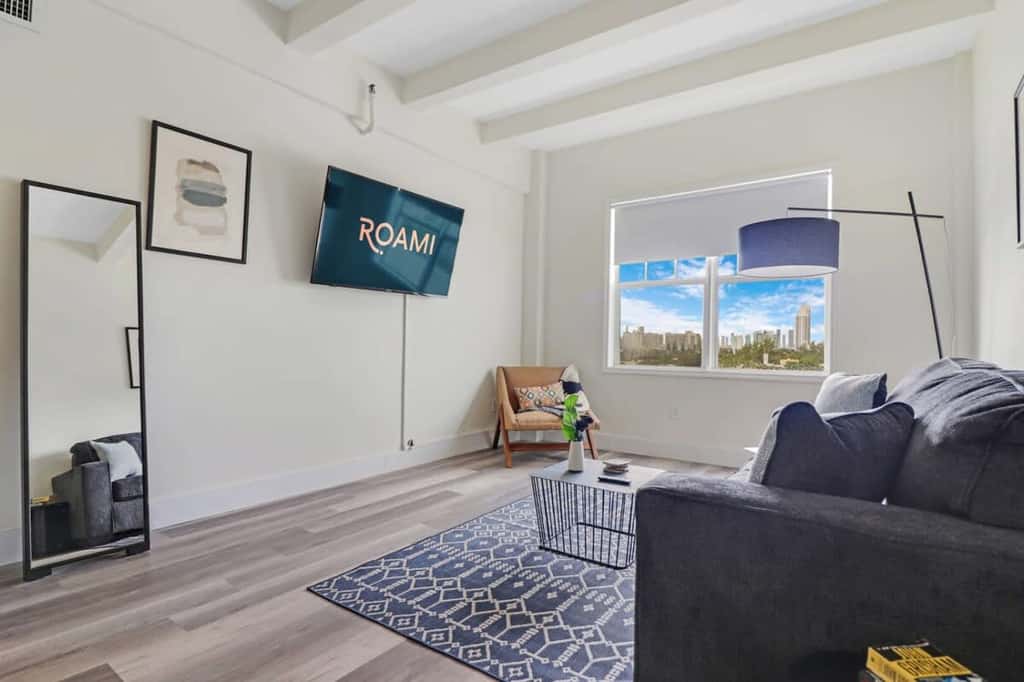 Roami at The Alamac Pool Near the Beach 1BR