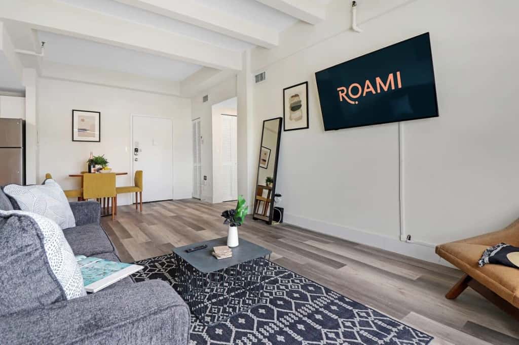 Roami at The Alamac Pool Near the Beach 1BR