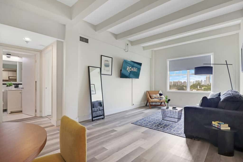 Roami at The Alamac Pool Near the Beach 1BR