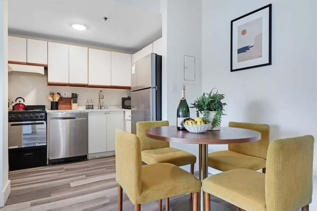 Roami at The Alamac Pool Near the Beach 1BR