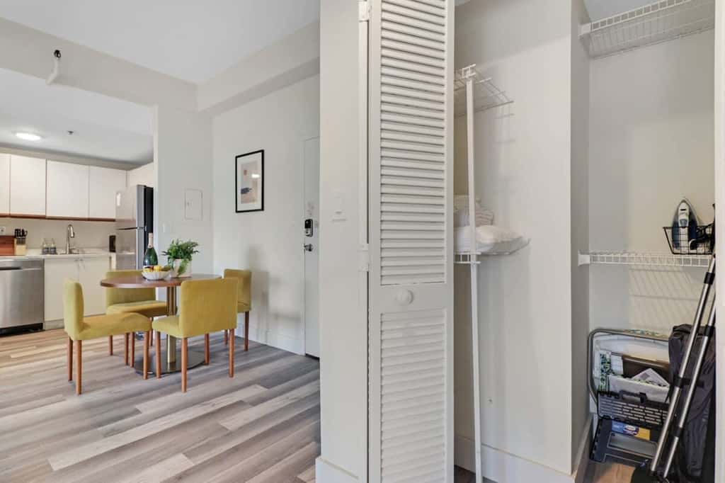 Roami at The Alamac Pool Near the Beach 1BR