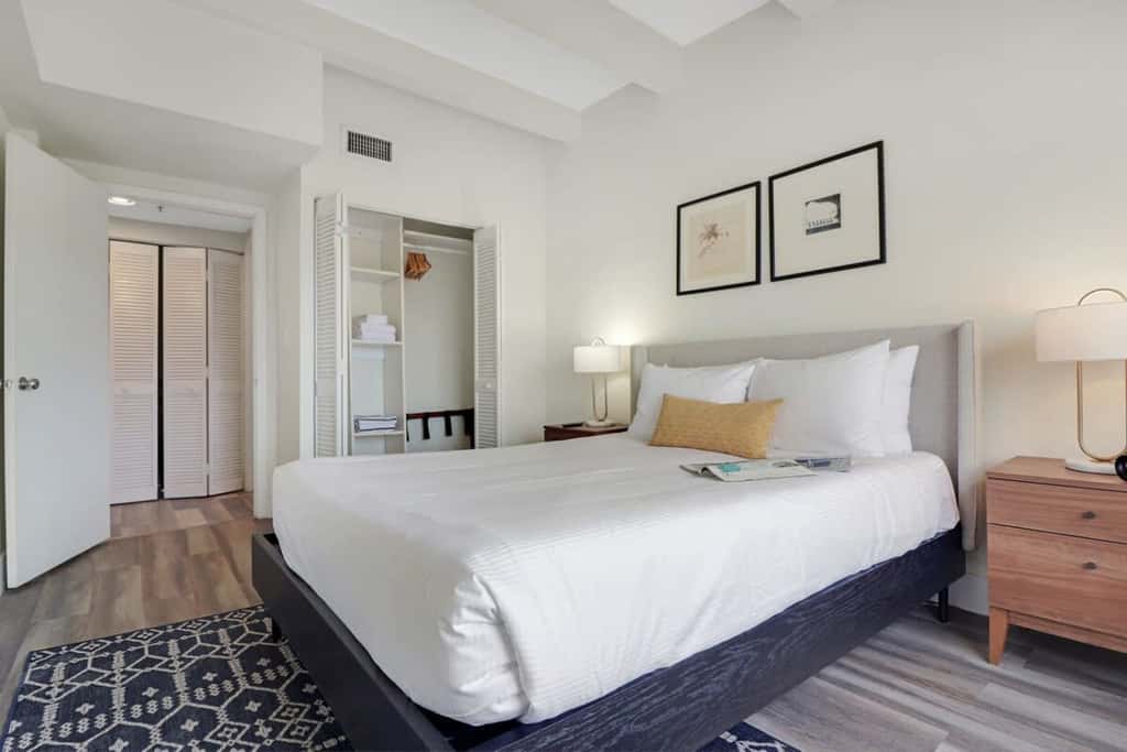 Roami at The Alamac Pool Near the Beach 1BR