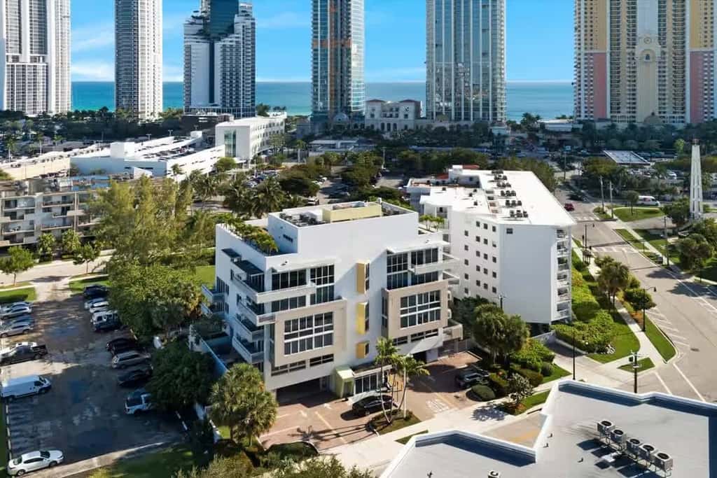 Roami at Sunny Isles | Rooftop Pool | 3 BR