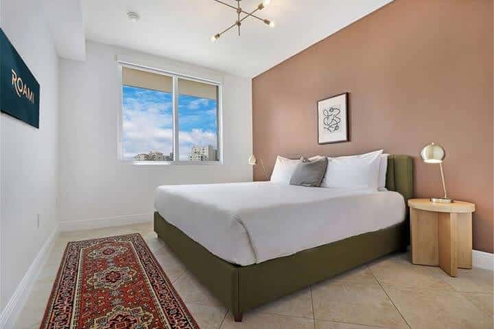 Roami at Sunny Isles | 6BR Combo