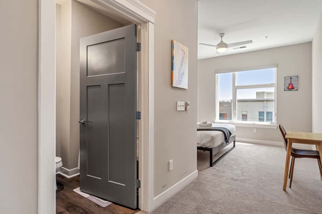 CozySuites - Penrose on Mass w/ pool & parking #5