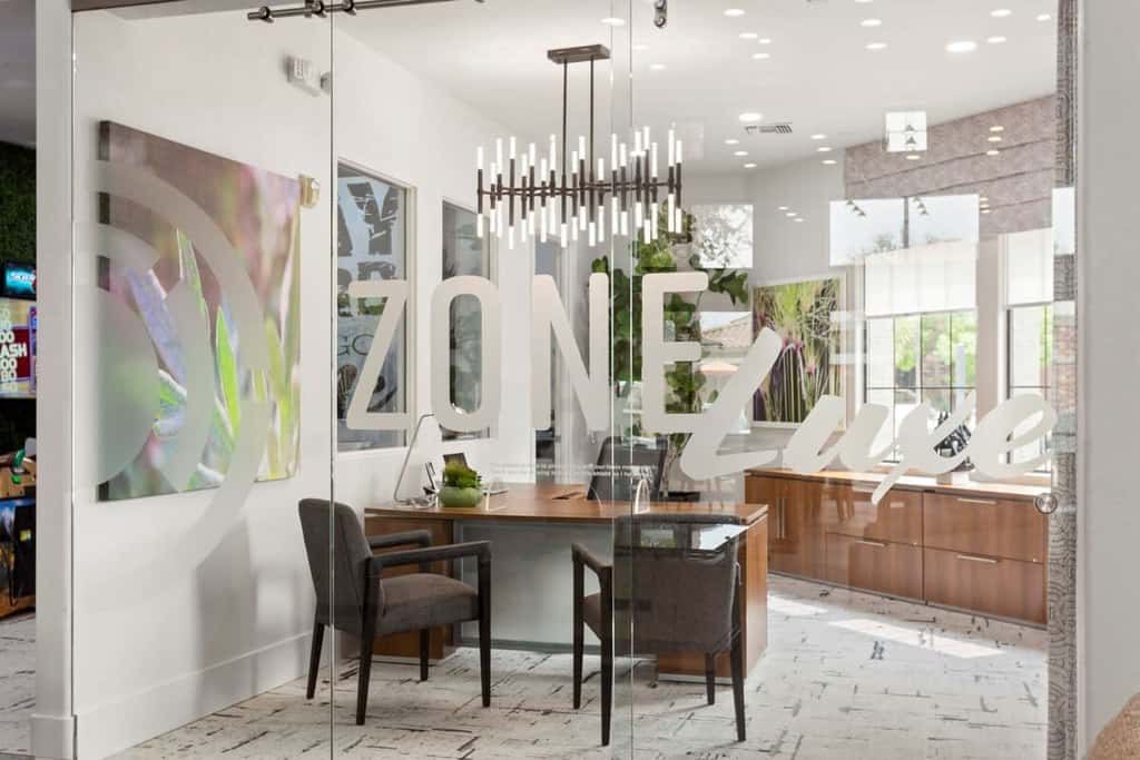 CozySuites Glendale by the stadium with pool!