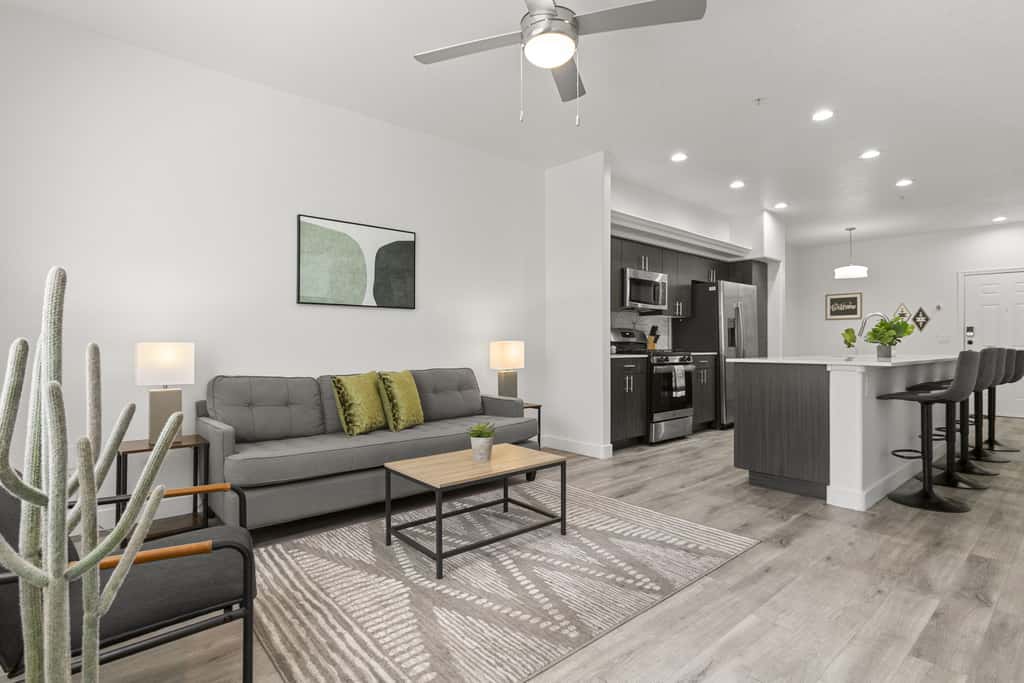 CozySuites Glendale by the stadium with pool!