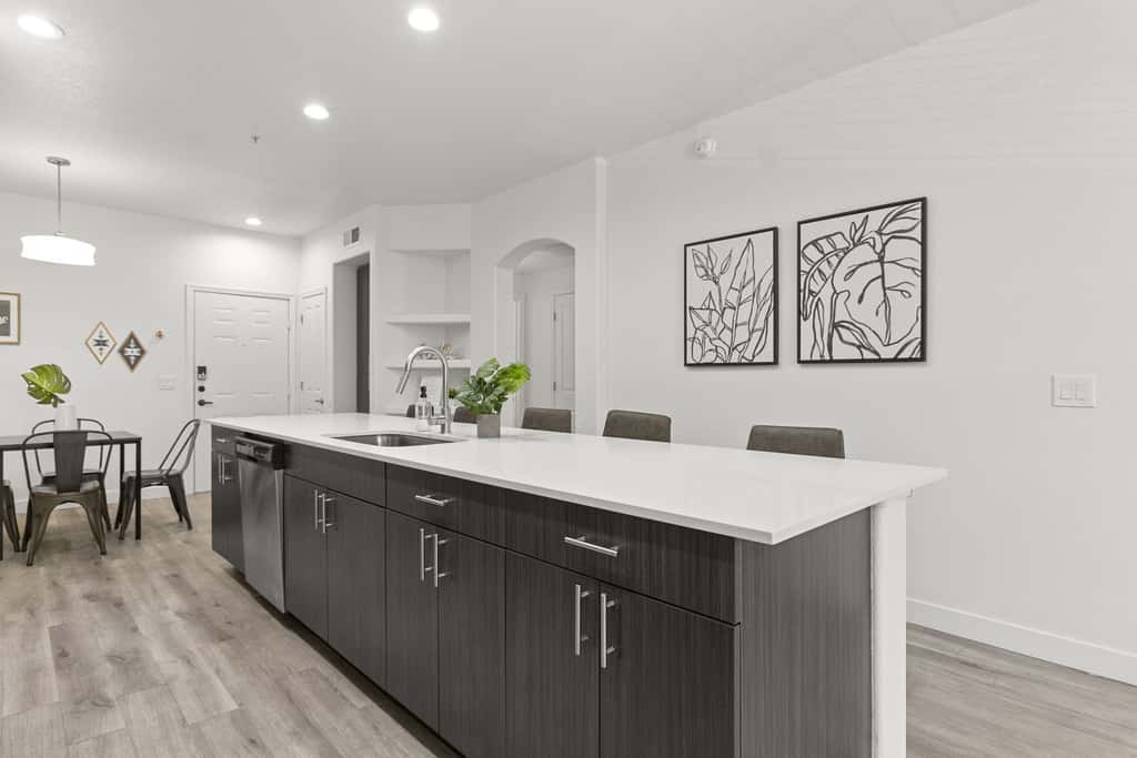 CozySuites Glendale by the stadium with pool!