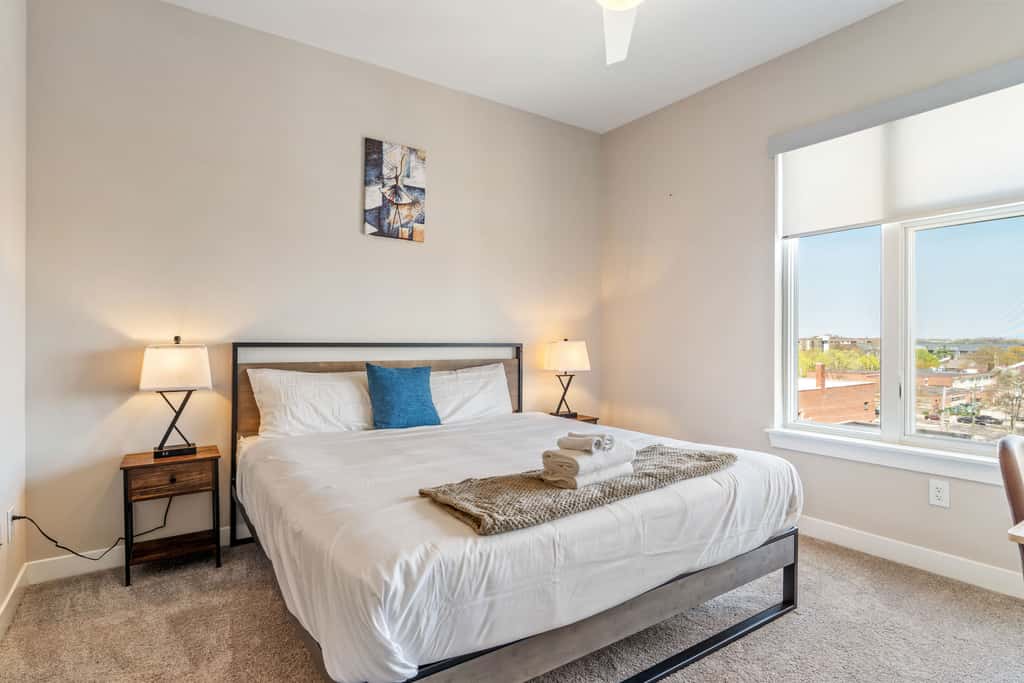 CozySuites - Penrose on Mass w/ pool & parking #4