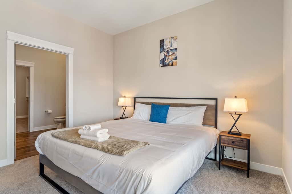 CozySuites - Penrose on Mass w/ pool & parking #4