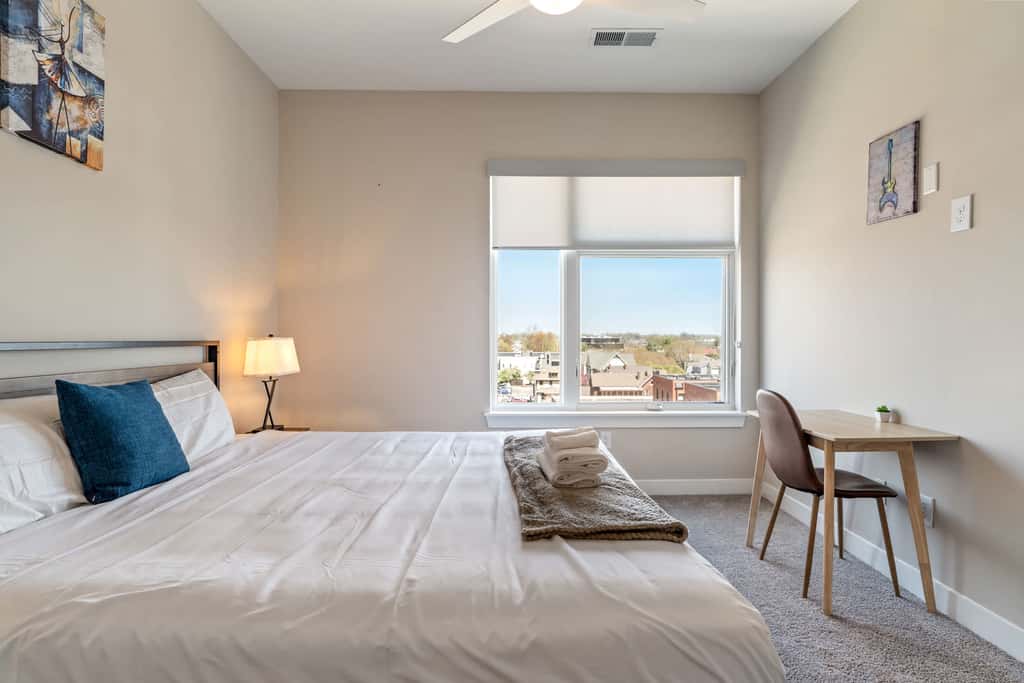 CozySuites - Penrose on Mass w/ pool & parking #4