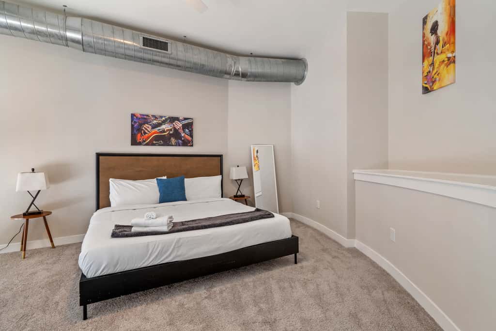 CozySuites - Penrose on Mass w/ pool & parking #4