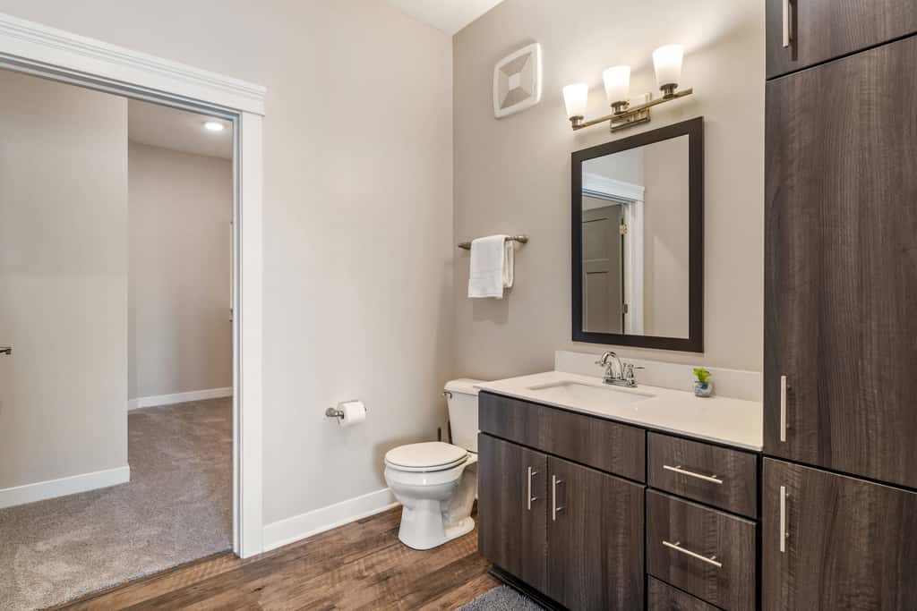CozySuites - Penrose on Mass w/ pool & parking #4