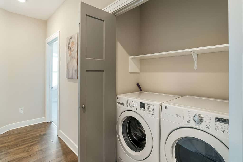CozySuites - Penrose on Mass w/ pool & parking #4