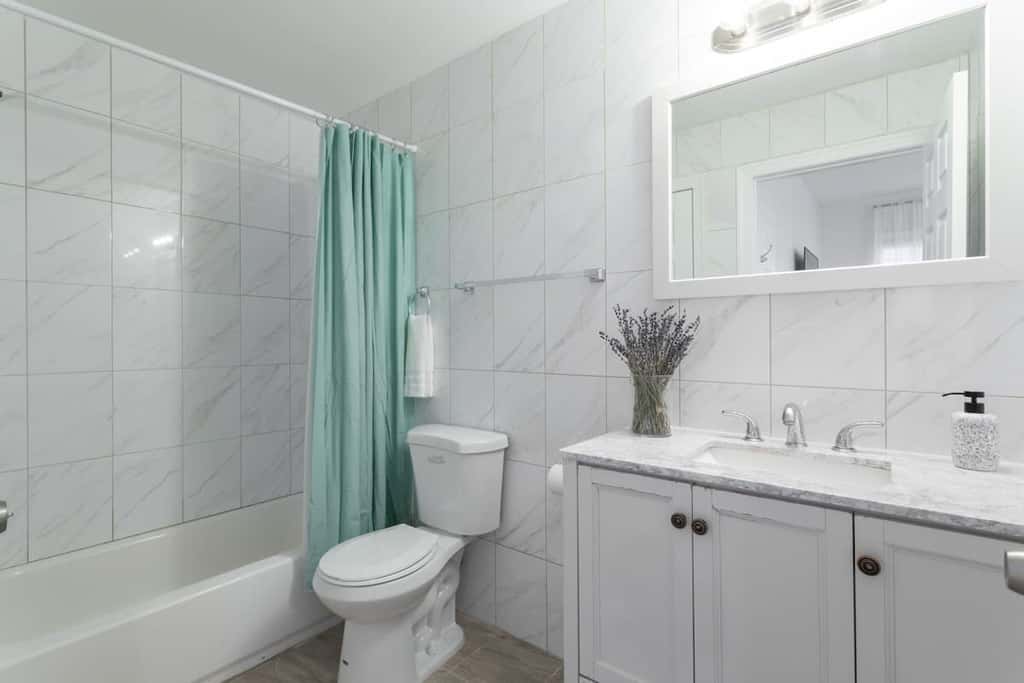 Sosuite | Billiards 3BR Apt w W/D