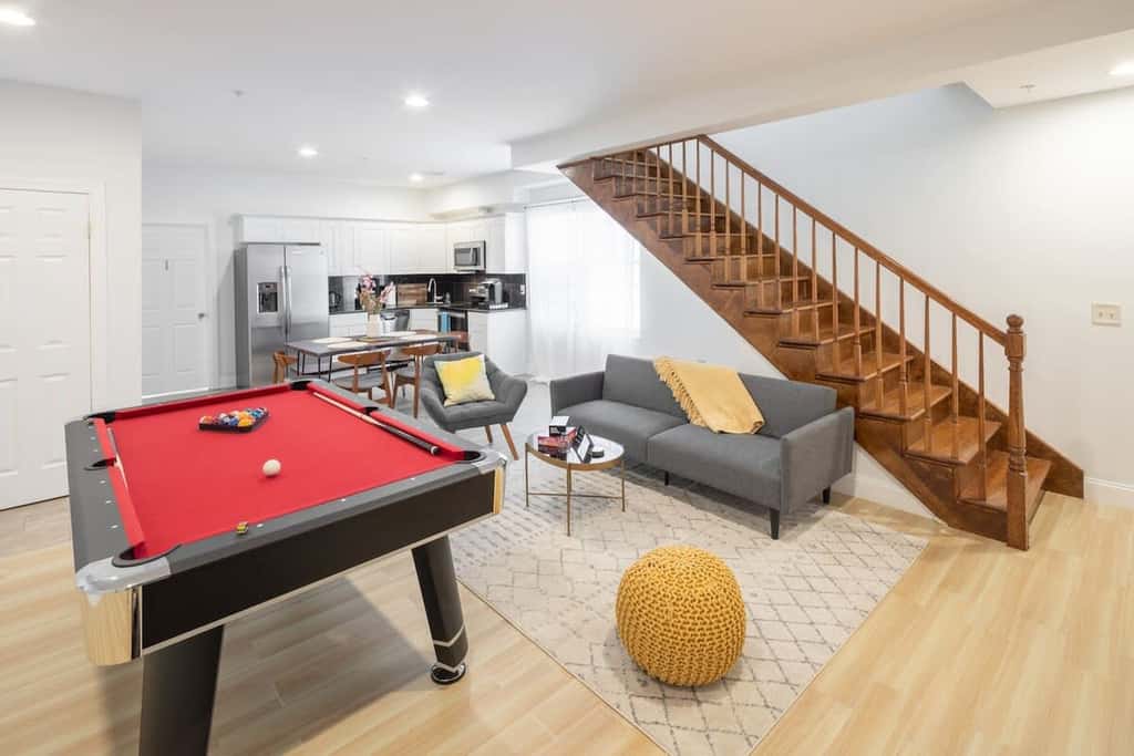 Sosuite | Billiards 3BR Apt w W/D