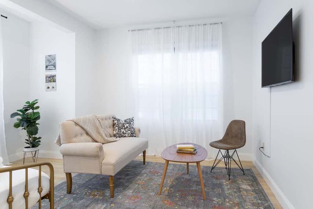 Sosuite | Billiards 3BR Apt w W/D