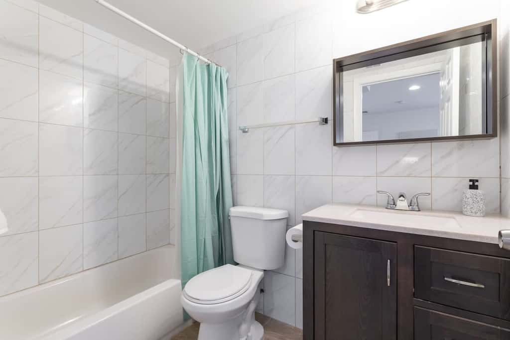 Sosuite | Billiards 3BR Apt w W/D