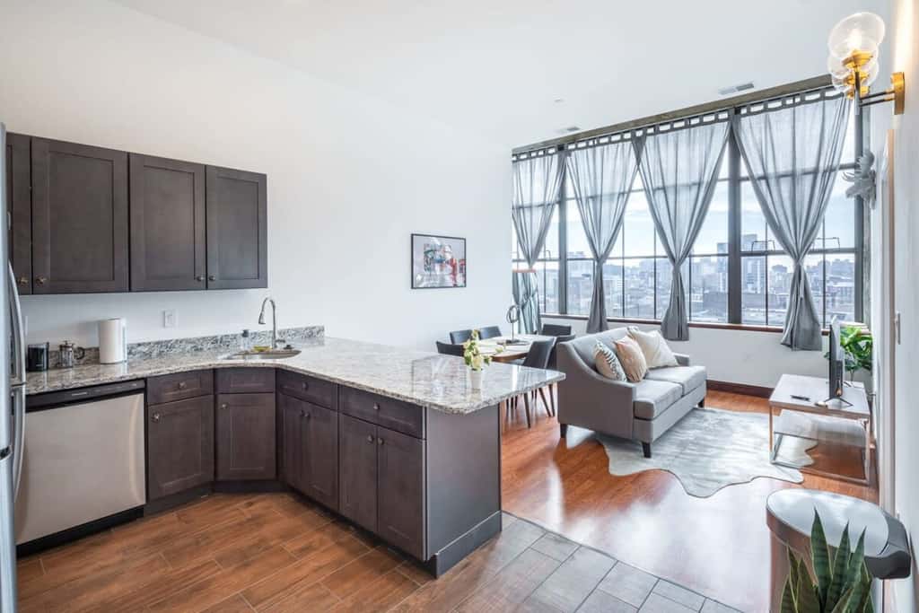 Sosuite | 2BR Penthouse w W/D, Gym, On-Site Bar