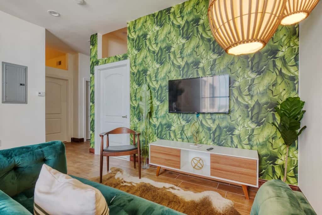 Sosuite | 2BR Penthouse w W/D, Gym, On-Site Bar