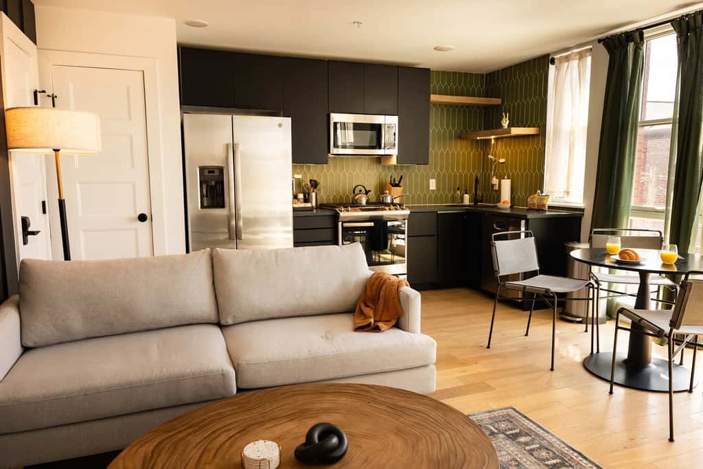 Sosuite | 2BR Apt w W/D, Split Level