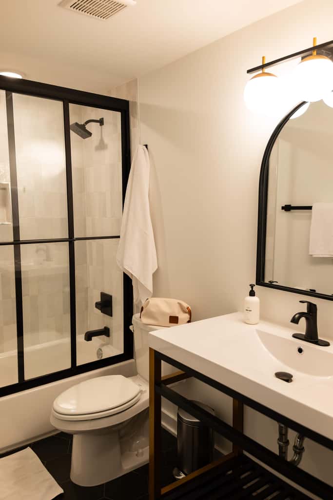 Sosuite | 2BR Apt w W/D, Split Level