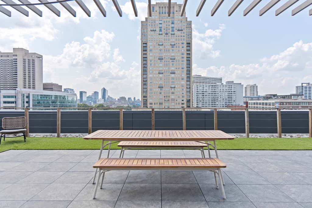 Sosuite | 1BR Apt w Roof Deck, Gym, Laundry