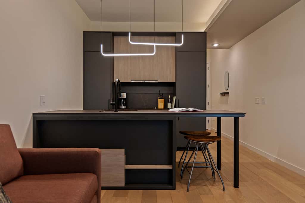 Sosuite | 1BR Apt w Roof Deck, Gym, Laundry