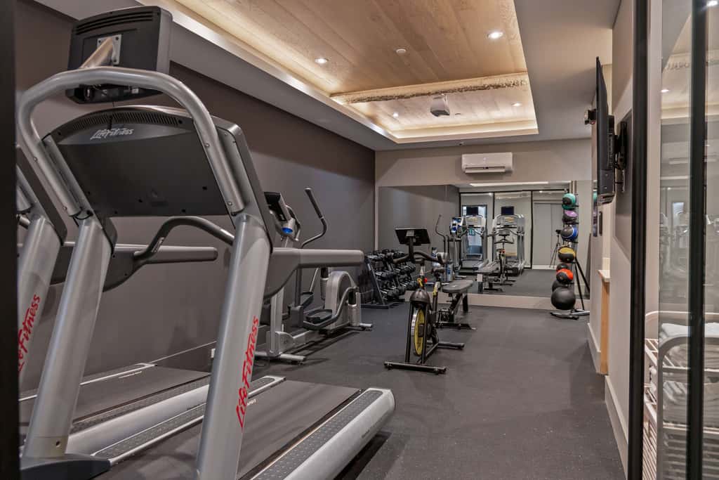 Sosuite | 1BR Apt w Roof Deck, Gym, Laundry