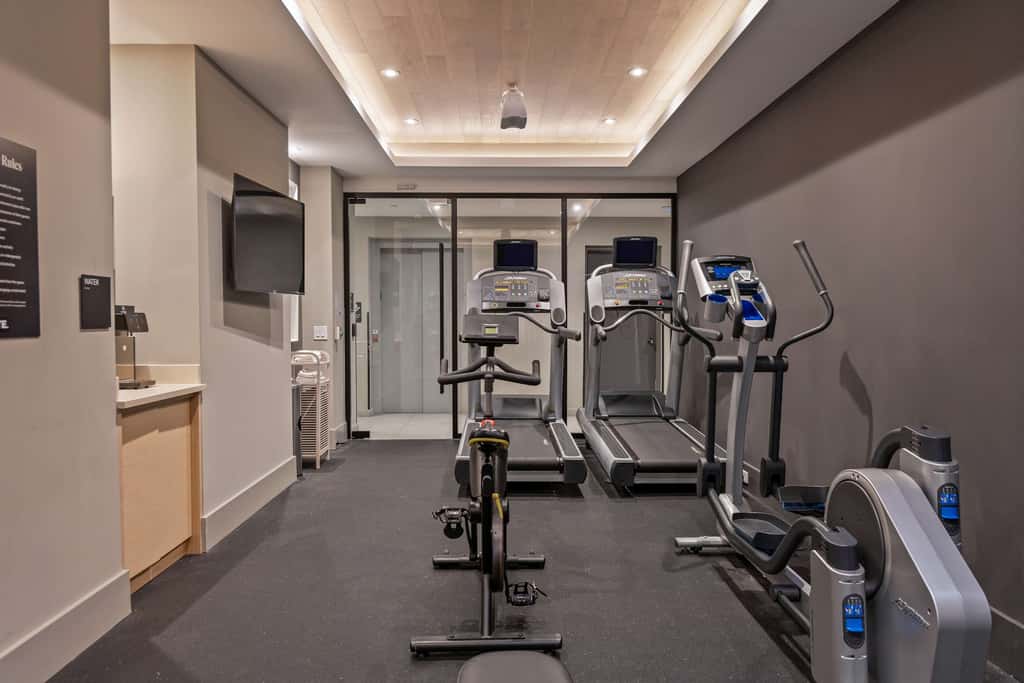 Sosuite | 1BR Apt w Roof Deck, Gym, Laundry