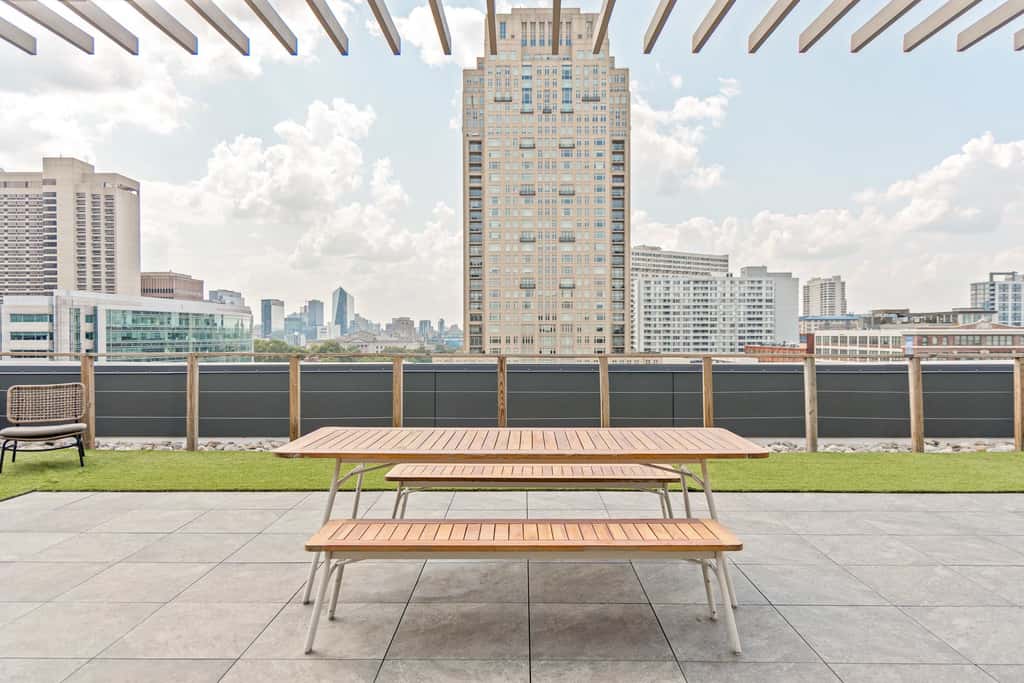 Sosuite | 1BR Apt w Roof Deck, Gym, Laundry