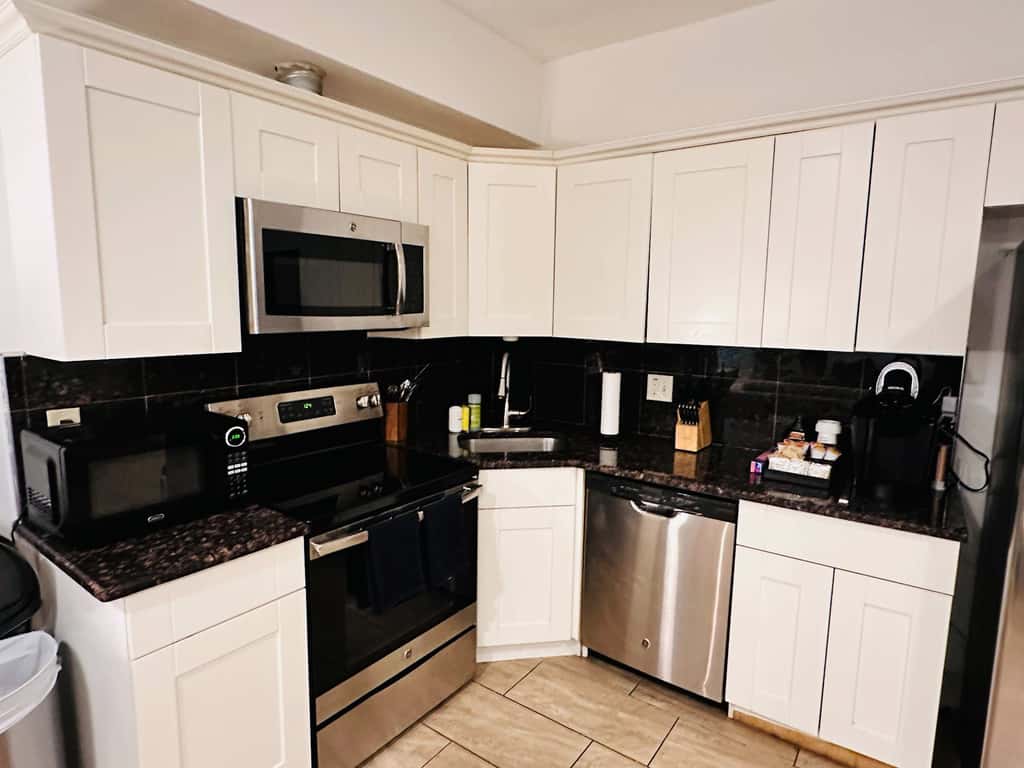 Sosuite | Arcade 2BR Apt w/ W/D