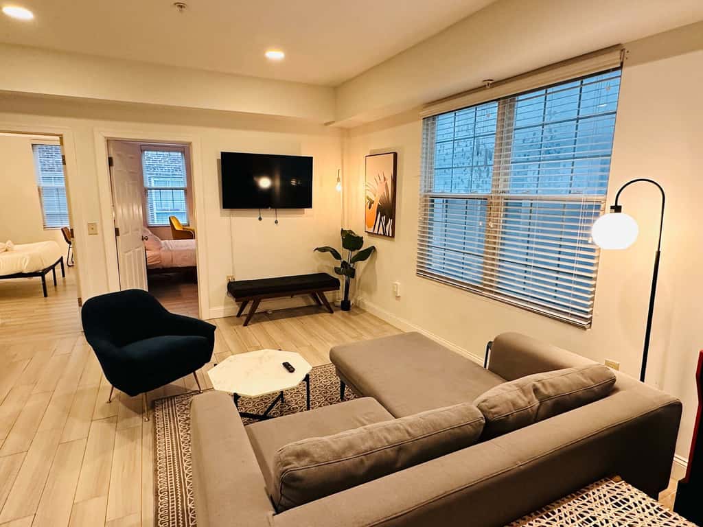 Sosuite | Arcade 2BR Apt w/ W/D