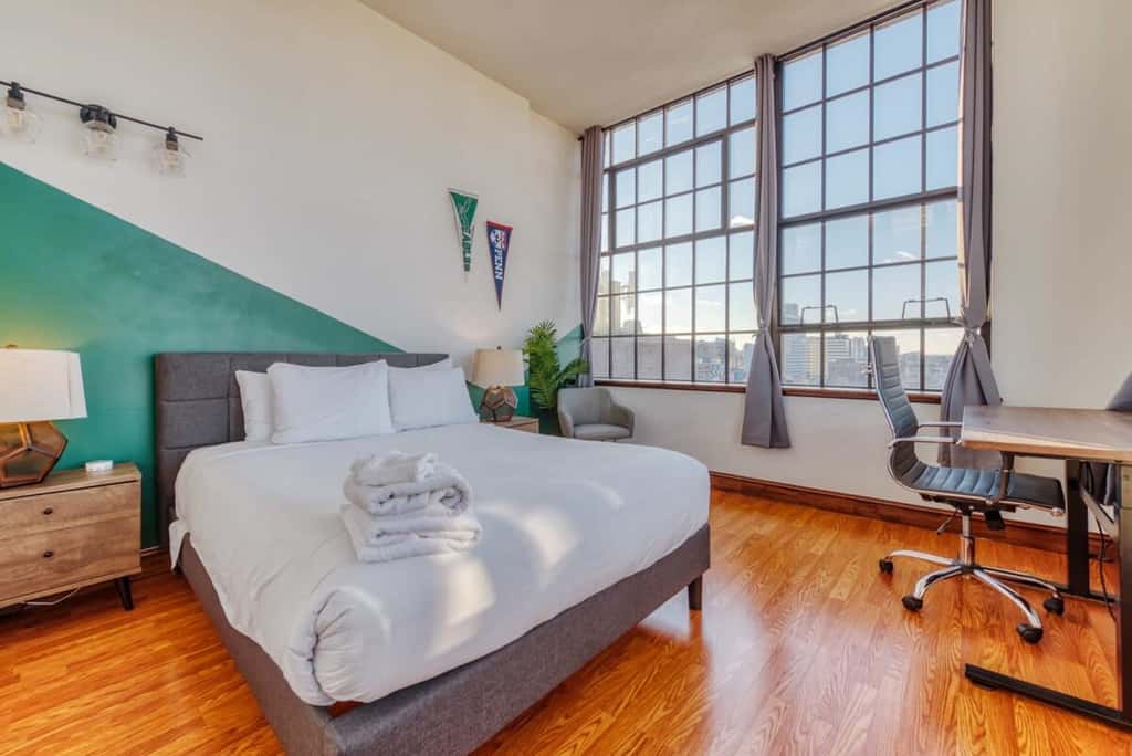 Sosuite | 2BR Penthouse w Balcony, W/D, Gym