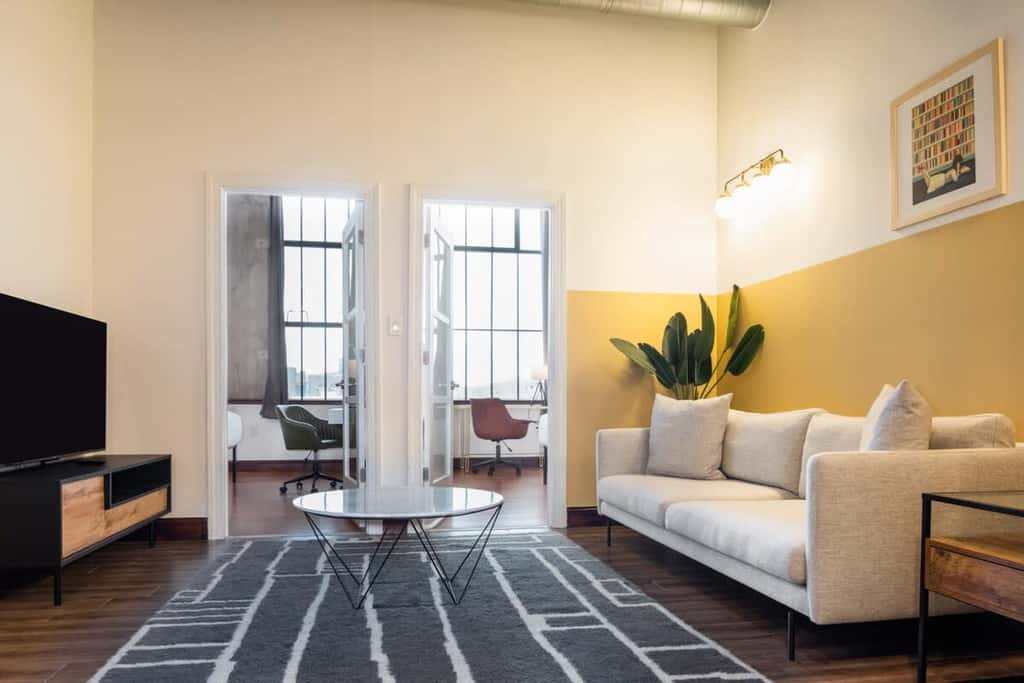 Sosuite | 2BR Apt w W/D, Gym, On-Site Restaurant