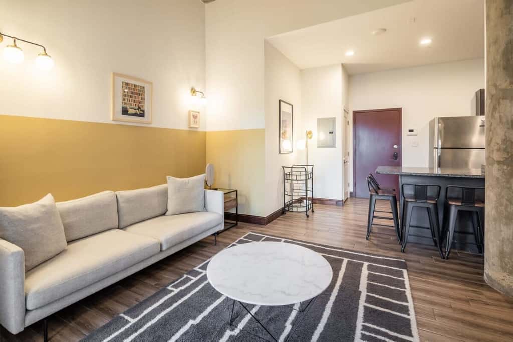 Sosuite | 2BR Apt w W/D, Gym, On-Site Restaurant