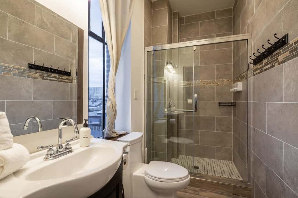 Sosuite | 2BR Apt w W/D, Gym, On-Site Restaurant