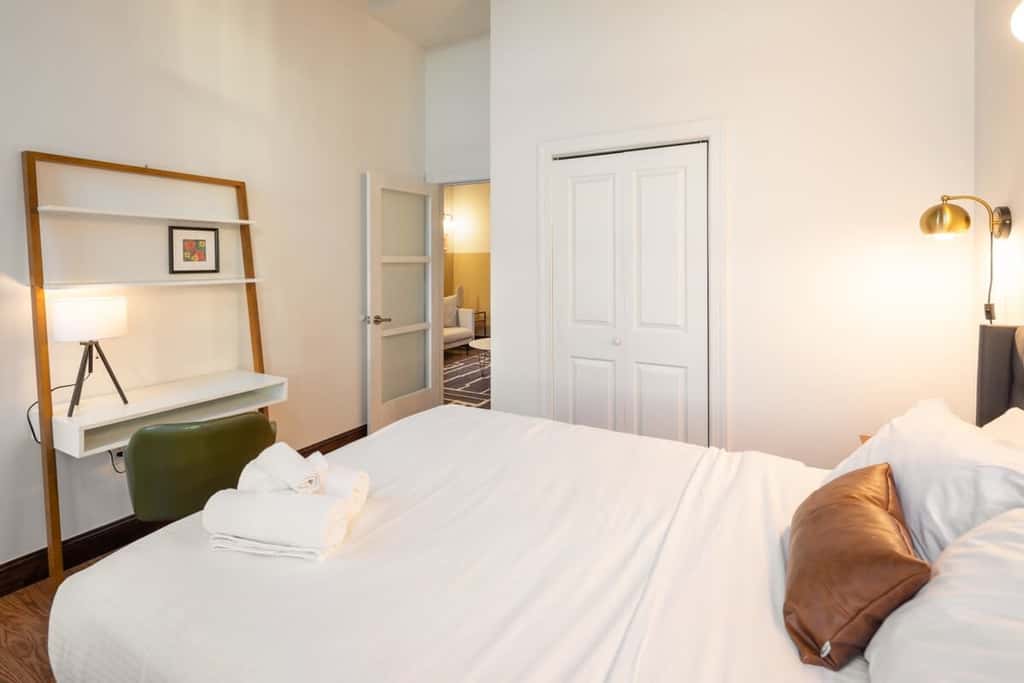 Sosuite | 2BR Apt w W/D, Gym, On-Site Restaurant