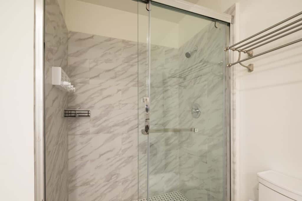 Sosuite | 2BR Apt w W/D, Gym, On-Site Restaurant