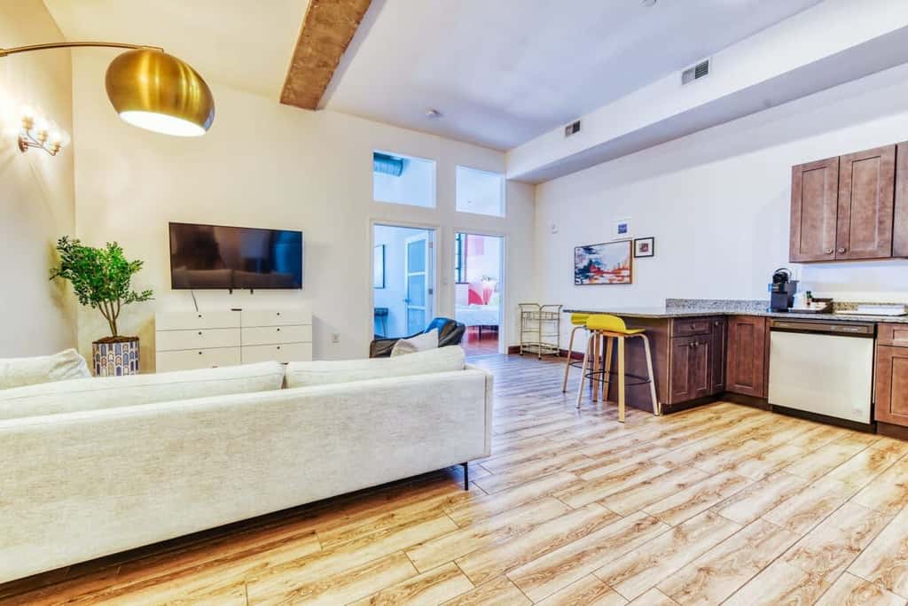 Sosuite | 2BR Apt w W/D, Gym, On-Site Restaurant